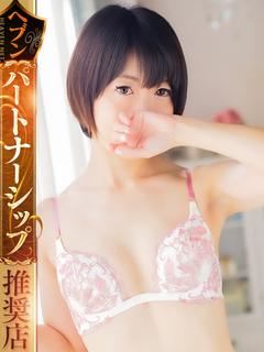 ↑↑本日のPick up【れいな】さん…一際目立つその美貌！セクシーかつ清楚！高級感に満ち溢れ、身だしなみから立ち振る舞いにかけてのあらゆる所作において完璧なその姿！品があり抜群の気配り、心配りには感動すら覚えます！そんな彼女も一度プレイに入ったら上品なお顔立ちからは想像できないくらい濃厚なサービスとテクニックで責め派、受身派の方にもご満足頂ける筈…↑↑