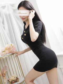 現役エステシャン、業界未経験SSS級お嬢様系の女の子 芸能人のようなSSS級美女！性格もおっとり系で接しやすく、非の打ち所がありません。