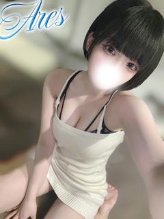 なこ【黒髪エロ学生】