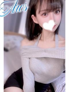 みぃな【黒髪香る現役学生】