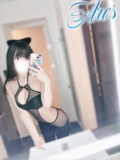 ゆい【黒髪Gカップ巨乳美女】