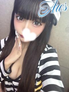 ゆあ【黒髪映える清楚系美少女】