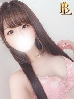 あず【透明感に満ちた美女】