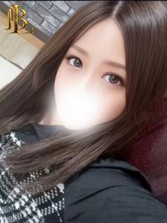 えま【色白スレンダー美女】