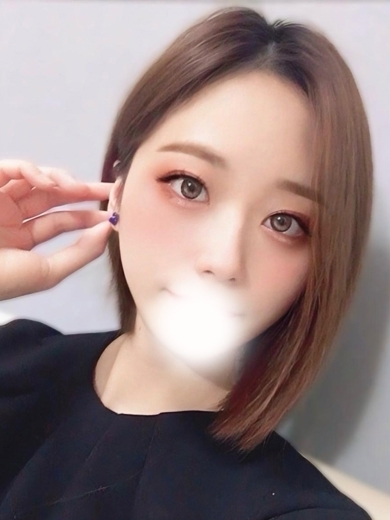 えりな【小柄できさくな妹系】