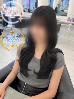 彩羽ななせ【ROYAL】