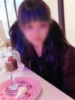 新人モモカ