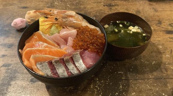 海鮮丼🐟