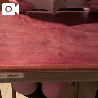 JKと一緒にお部屋で過ごすと...こんな絶景が✨　先生の心を擽るチラ見せ💞　④顔隠すも胸ﾁﾗ🎵
