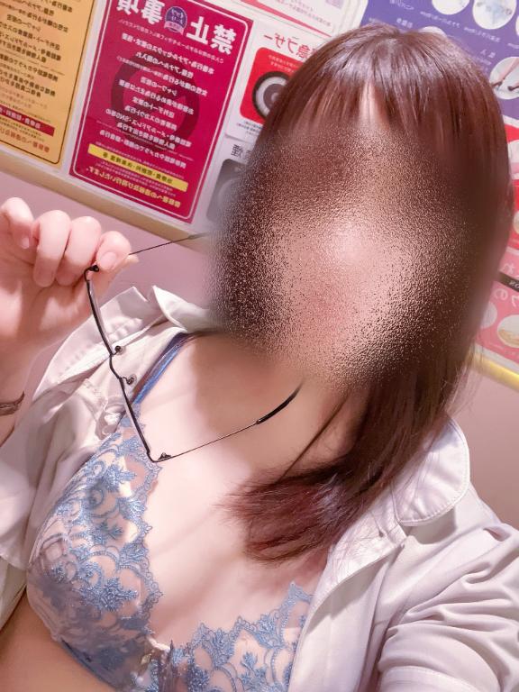 目が合うと