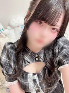 りりあ【高身長スレンダー美女】