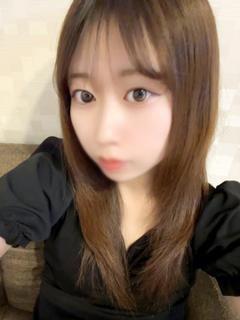 コハク【ウブな素人系美女が】