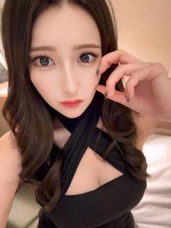 シオネ【電マで潮吹く敏感美女✨】