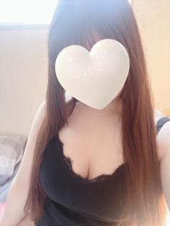 なつき『距離ゼロの癒し美人』