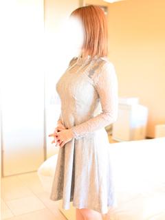 新人　沙織（さおり)