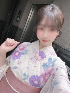 ほのか『美脚の受付嬢は実は…』