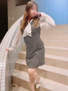 あこ『美人妻に顔射する？』
