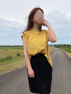 新人あやの