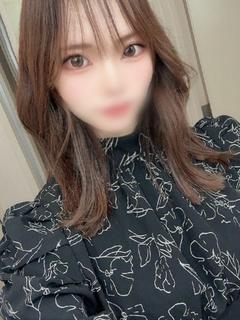 せりか【パイパン×細身×美乳♡】