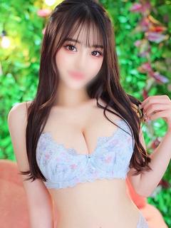 えりか【ルックス抜群F乳18歳】