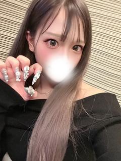 かるあ【愛嬌最強パイパン19歳】