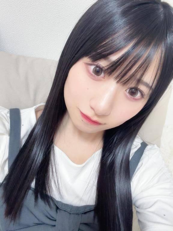 「唇が…やわらかいって言われたの///」