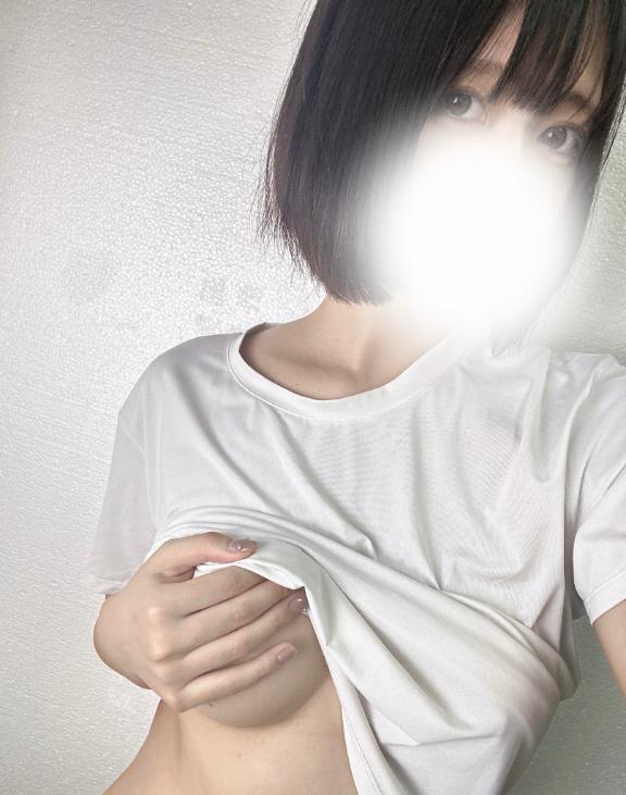 ブラ無しの白Tっ…‎🤍