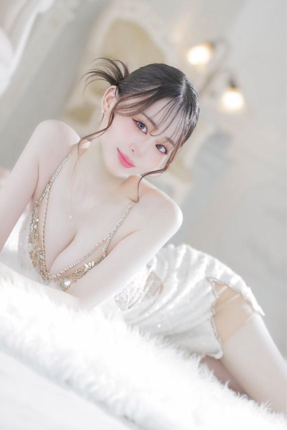 https://img.cityheaven.net/img/girls/k/blenda/grdr0057584049_0734620543pc.jpg