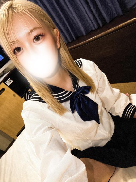 制服越しの電マを