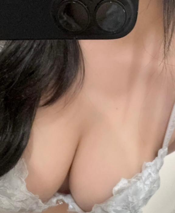 メロンのおっぱい、どう楽しむ？♡