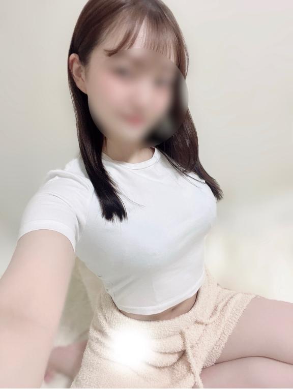 パツパツスタイルに生脚出し