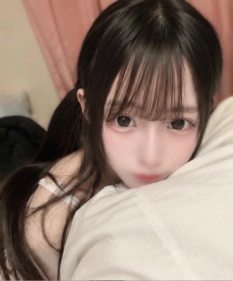 そんなに見つめないでください♡