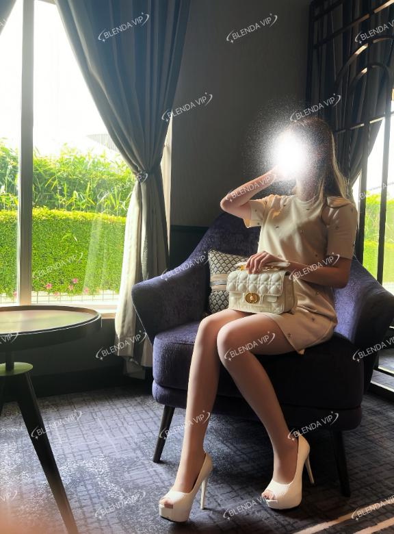 ご挨拶と、少しだけ自己紹介を…♡