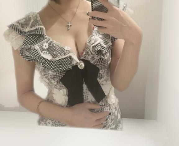 ふたりきりの秘密、恋人以上の濃厚スキンシップ