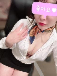 ユイ秘書