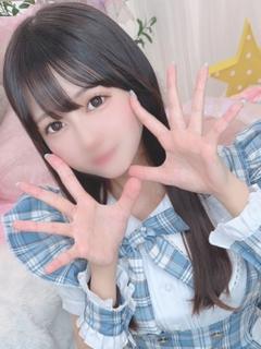 E+アイドルスクール　日本橋・谷九店 デリヘル HINA