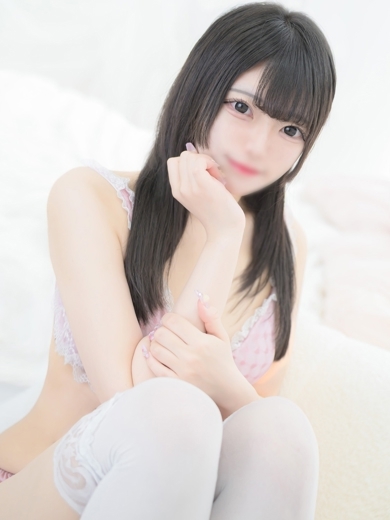 E+アイドルスクール　日本橋・谷九店 デリヘル MOMONE