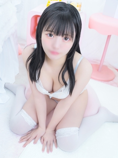 E+アイドルスクール　日本橋・谷九店 デリヘル AYUMI