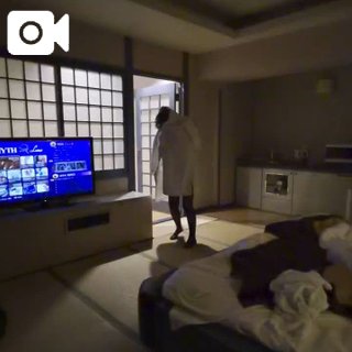 肌色多めな人👙