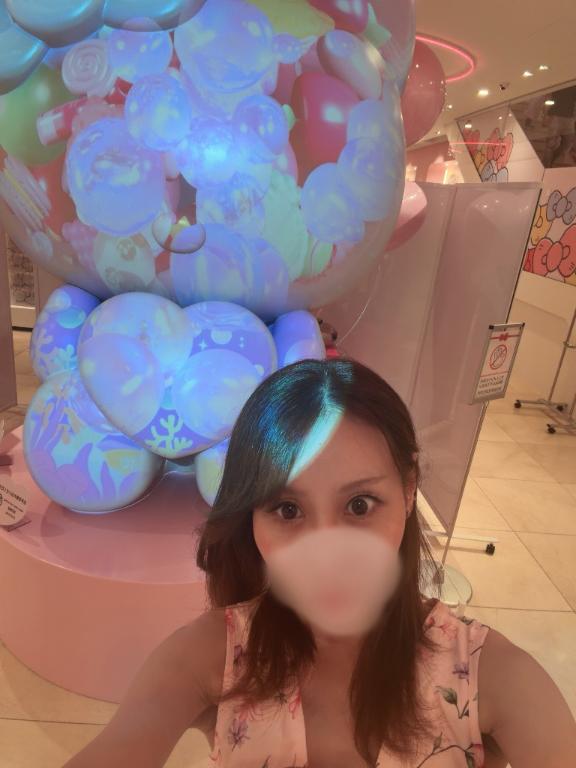 こんな所で自撮りする寂しい奴