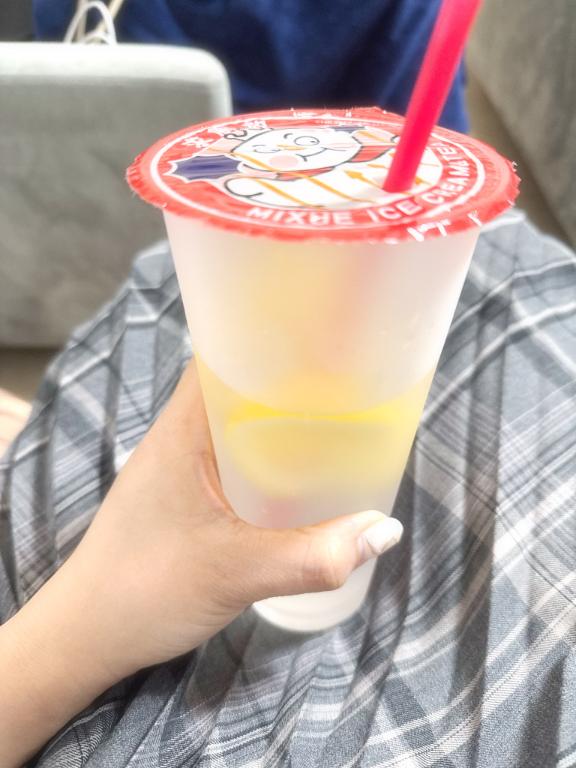 レモネード片手に、くしゅん待機中🍋♡