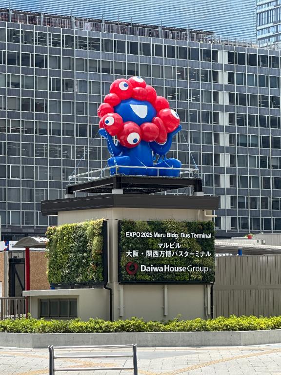 ミャクミャク💙❤️