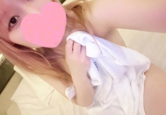 ピンク髪OLとイケナイ夜更かし