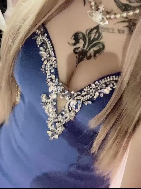 青のドレス着てみました👗