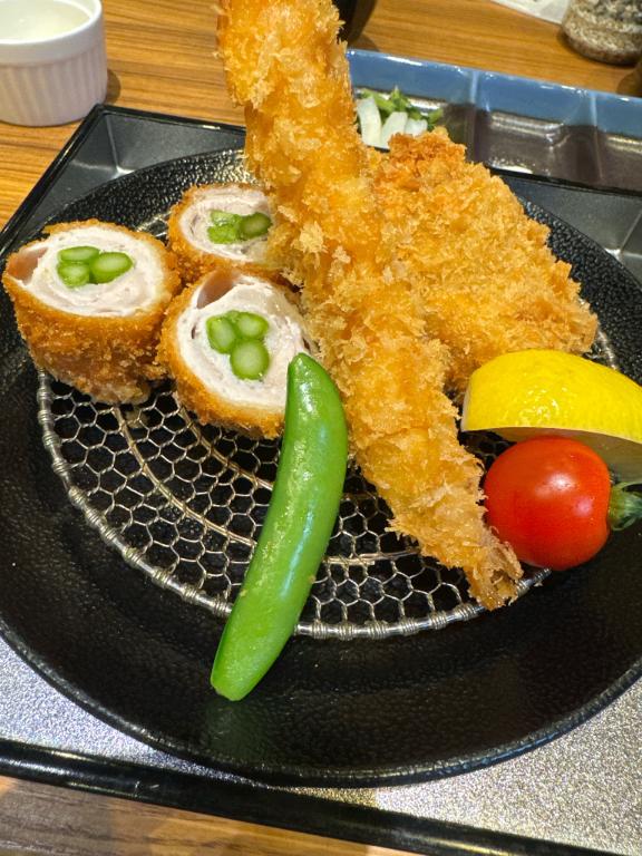 サムサニマケズ