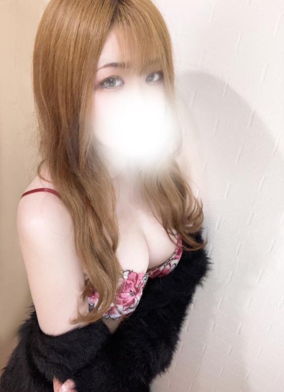 視線、感じちゃう…♡
