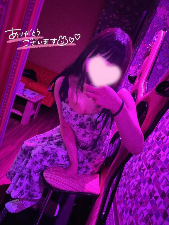 この椅子どうやって使うのかなぁ〜🤫