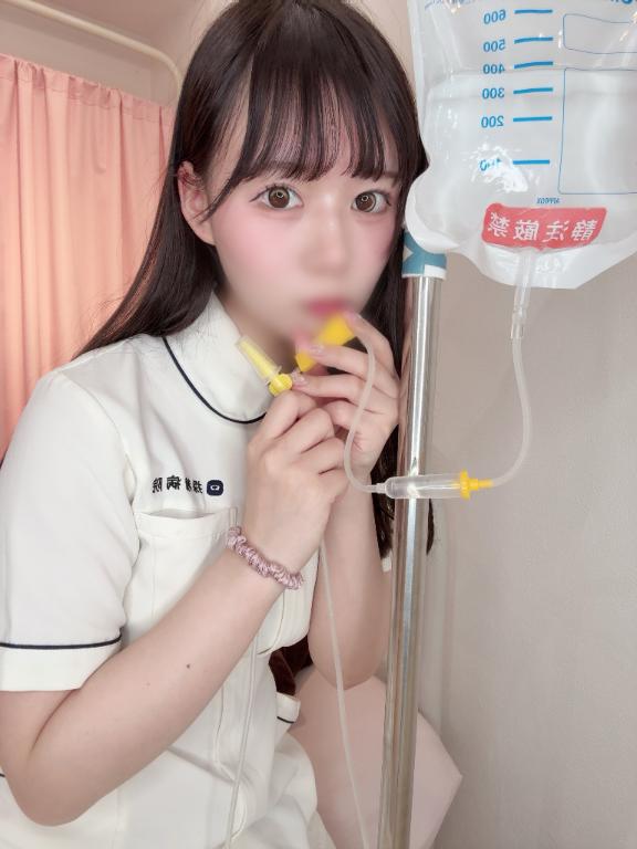 見つめあってキスしよ♡