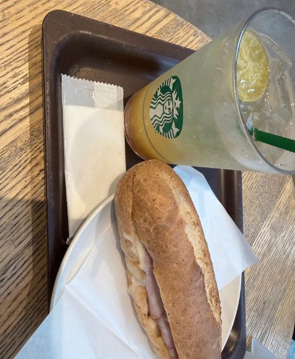 夜ご飯になるでしょうスタバ♡