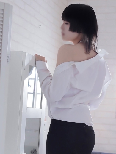 ノーパンパンスト　スケベなOL　梅田・兎我野店 hotel escort service parlor WAKUWAKU KUROMI